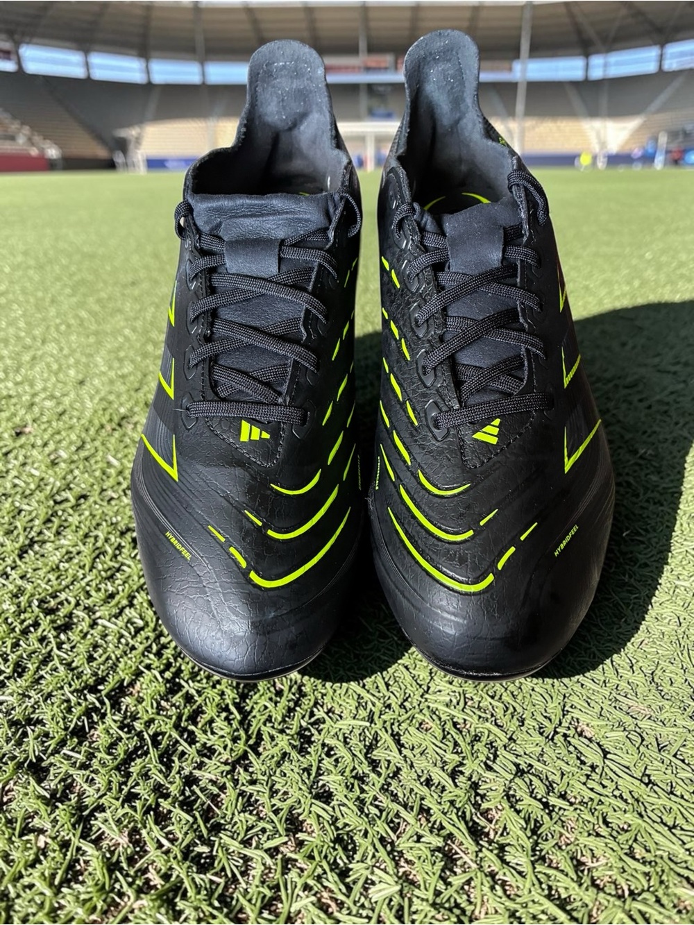ADIDAS PREDATOR LEAGUE soccer cleats with fold-over tongue size 9 men/10 women